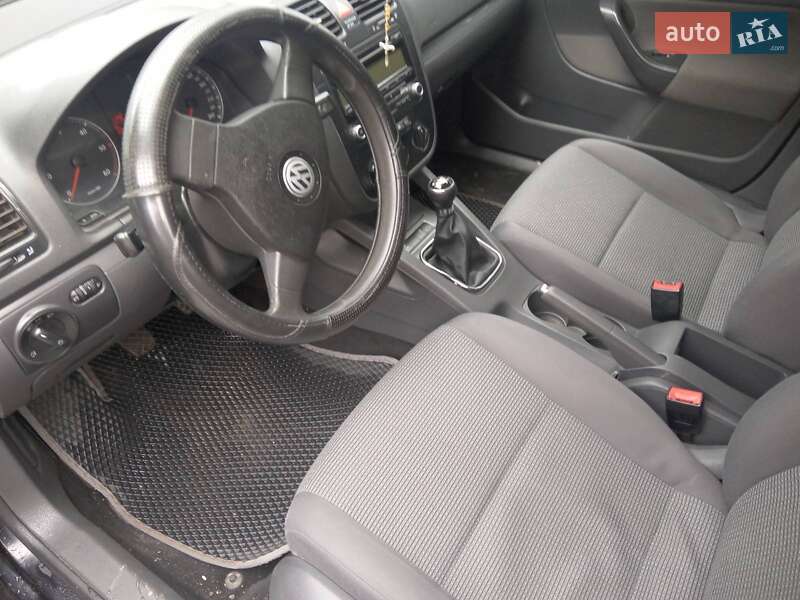 Седан Volkswagen Jetta 2008 в Монастыриске
