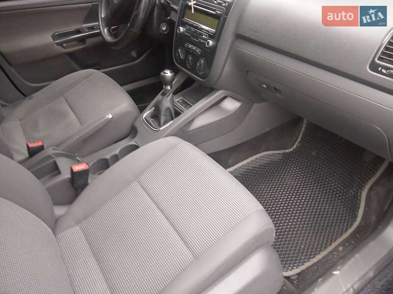 Седан Volkswagen Jetta 2008 в Монастыриске