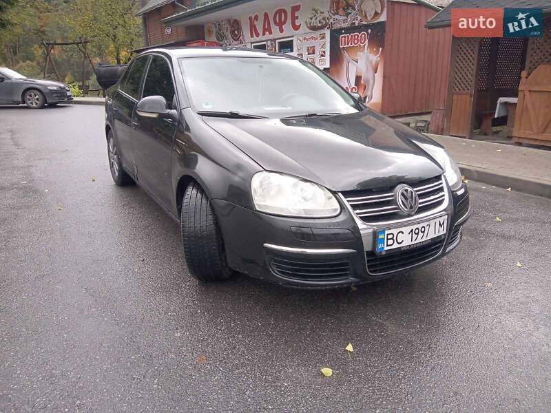 Седан Volkswagen Jetta 2008 в Монастыриске