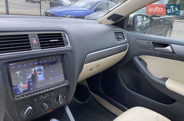 Седан Volkswagen Jetta 2014 в 