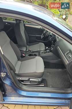 Седан Volkswagen Jetta 2017 в 