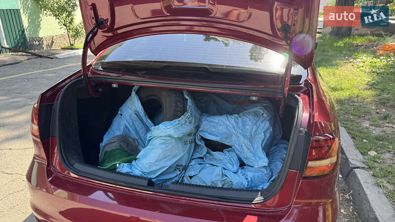 Седан Volkswagen Jetta 2015 в Кременчуці