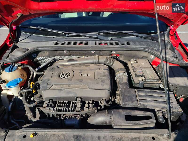 Седан Volkswagen Jetta 2015 в Києві фото 13 Седан Volkswagen Jetta 2015 в Києві