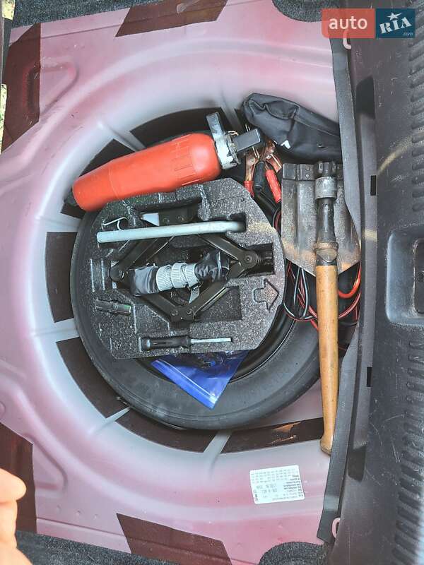 Седан Volkswagen Jetta 2015 в Києві фото 24 Седан Volkswagen Jetta 2015 в Києві