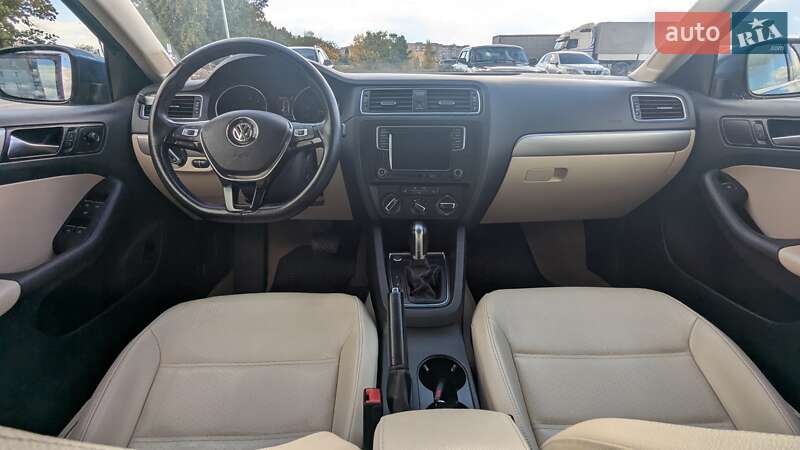 Седан Volkswagen Jetta 2016 в Кропивницком