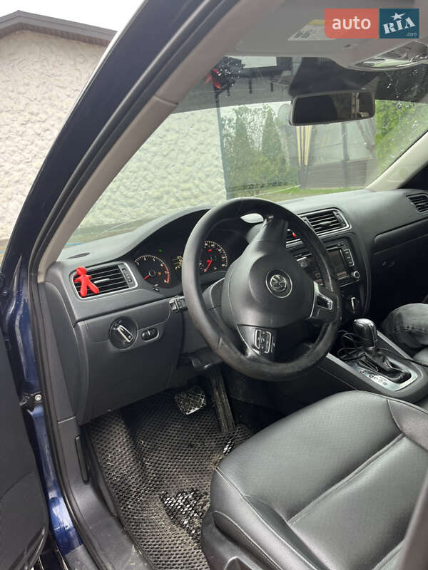 Седан Volkswagen Jetta 2010 в Косове фото 8 Седан Volkswagen Jetta 2010 в Косове