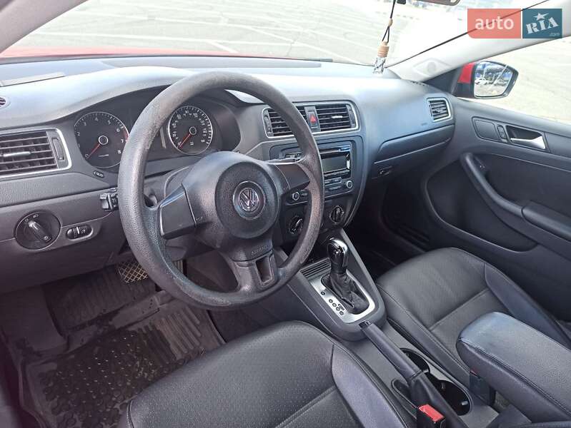 Седан Volkswagen Jetta 2014 в Києві