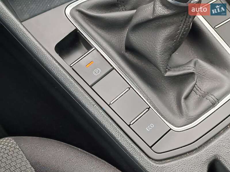 Седан Volkswagen Jetta 2019 в Харкові