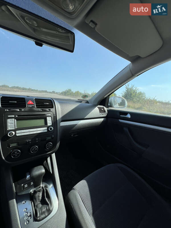 Седан Volkswagen Jetta 2008 в Борщеве