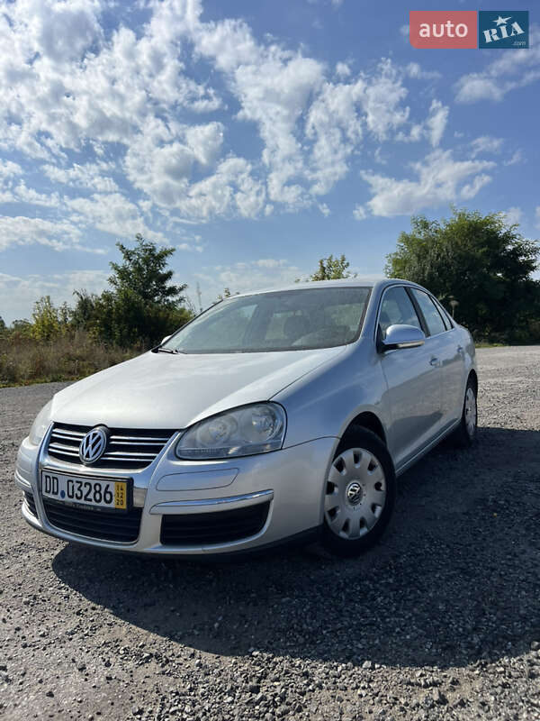 Седан Volkswagen Jetta 2008 в Борщеве