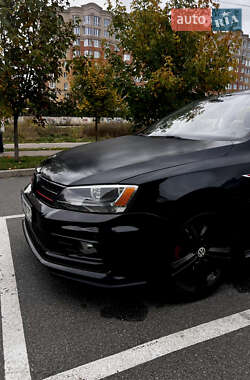 Седан Volkswagen Jetta 2016 в 