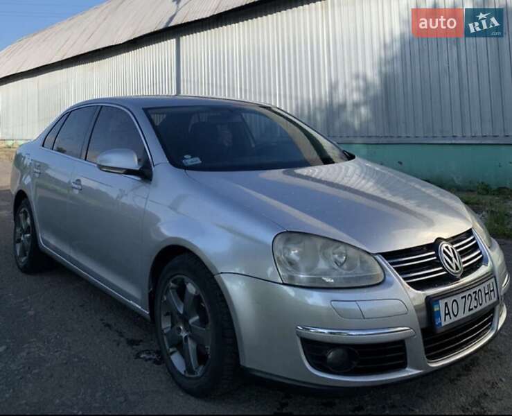Седан Volkswagen Jetta 2005 в 