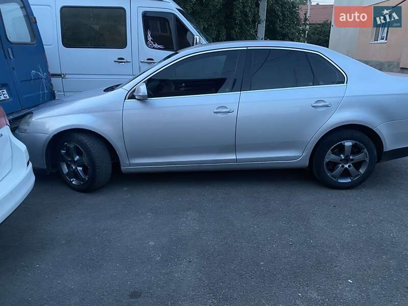 Седан Volkswagen Jetta 2005 в Мукачево