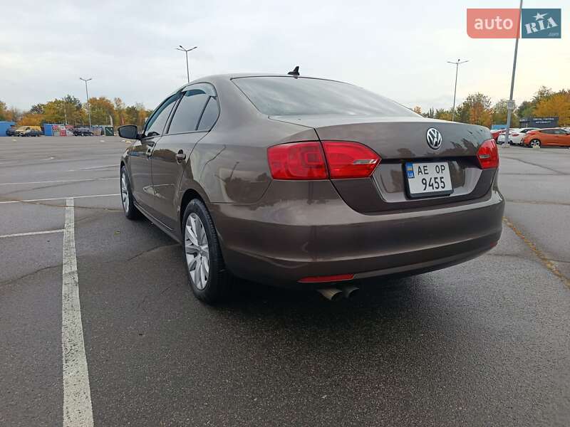Седан Volkswagen Jetta 2011 в Днепре