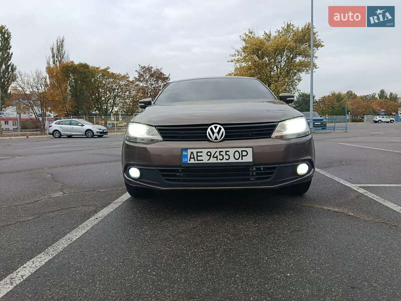 Седан Volkswagen Jetta 2011 в Днепре