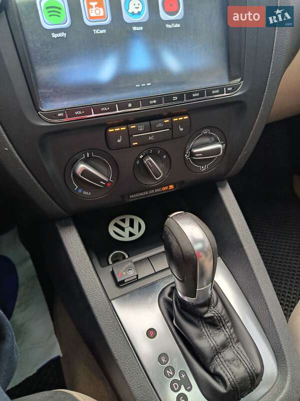 Седан Volkswagen Jetta 2011 в Днепре