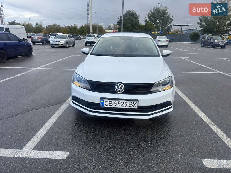 Седан Volkswagen Jetta 2016 в Киеве