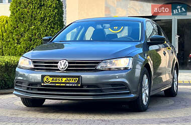 Седан Volkswagen Jetta 2015 в 