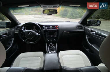 Седан Volkswagen Jetta 2014 в 