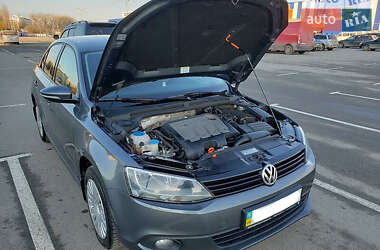 Седан Volkswagen Jetta 2011 в 