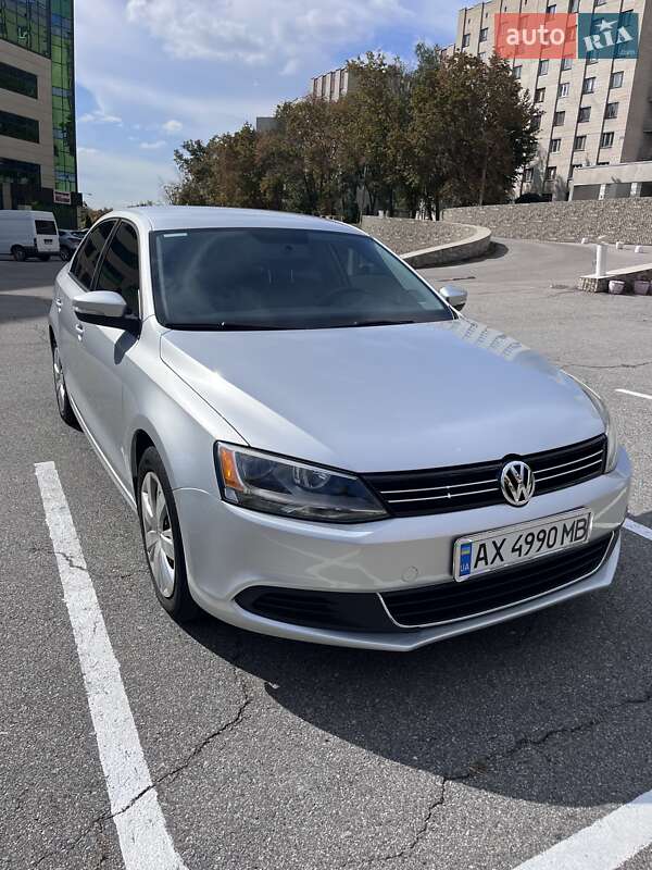 Седан Volkswagen Jetta 2013 в Харкові