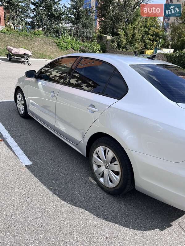Седан Volkswagen Jetta 2013 в Харкові