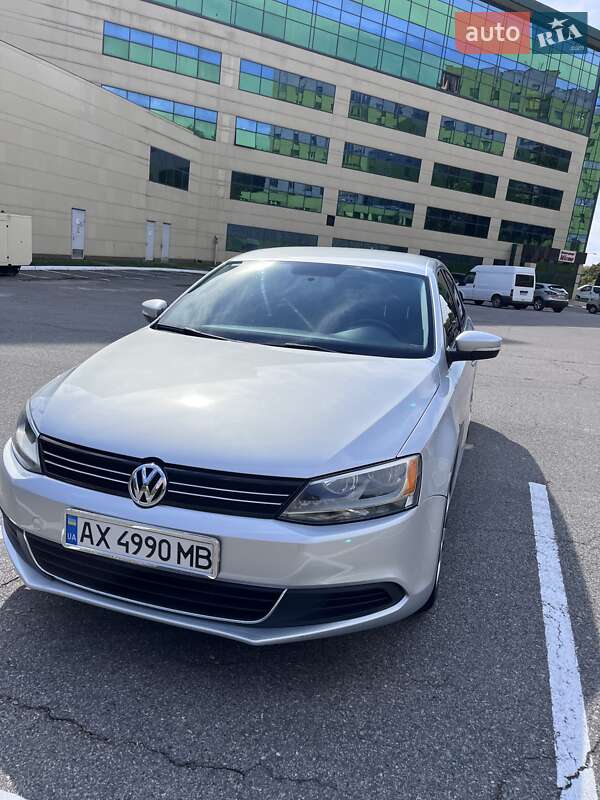 Седан Volkswagen Jetta 2013 в Харкові