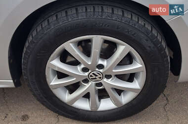 Седан Volkswagen Jetta 2012 в 