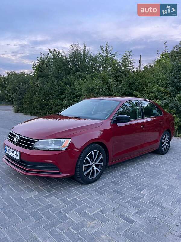 Седан Volkswagen Jetta 2015 в Немирові