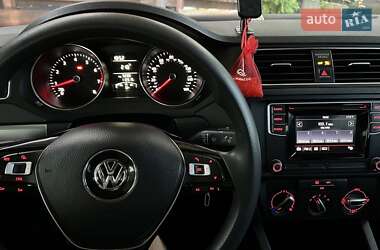 Седан Volkswagen Jetta 2017 в 