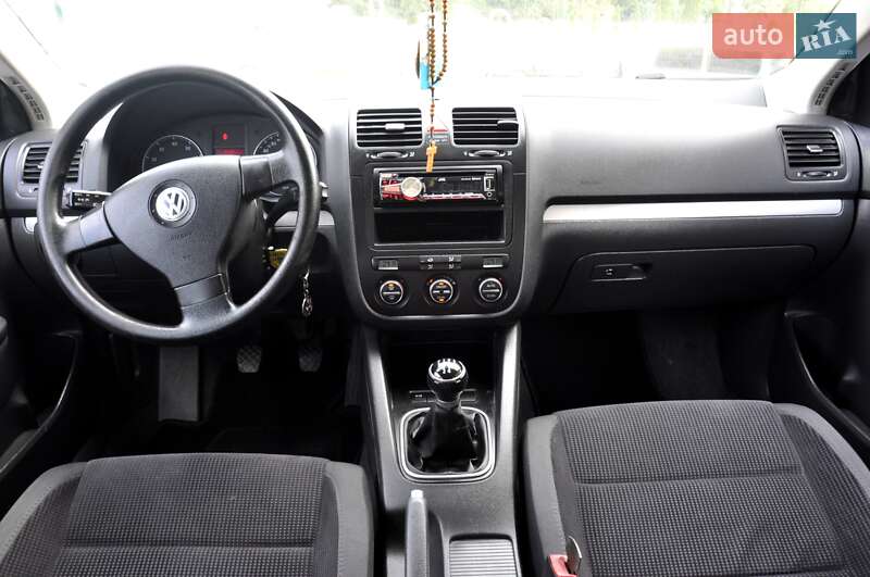 Седан Volkswagen Jetta 2006 в Львове