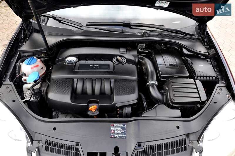 Седан Volkswagen Jetta 2006 в Львове