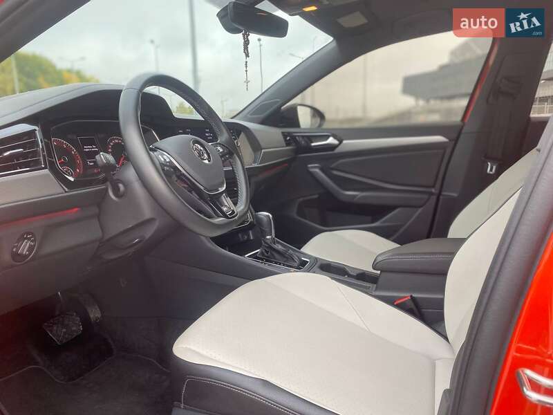 Седан Volkswagen Jetta 2019 в Львове