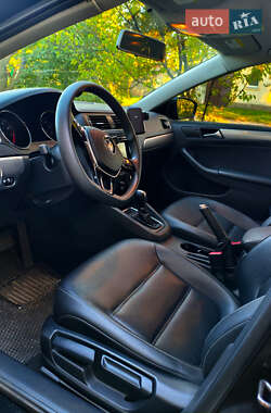 Седан Volkswagen Jetta 2017 в 