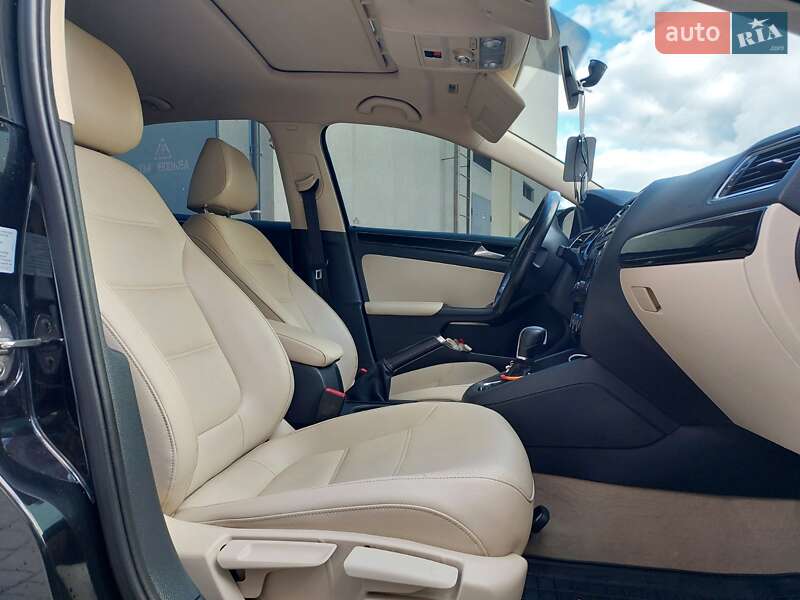 Седан Volkswagen Jetta 2015 в Дрогобыче