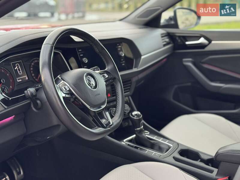 Седан Volkswagen Jetta 2018 в Львове