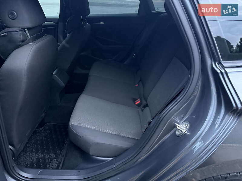 Седан Volkswagen Jetta 2019 в Запоріжжі