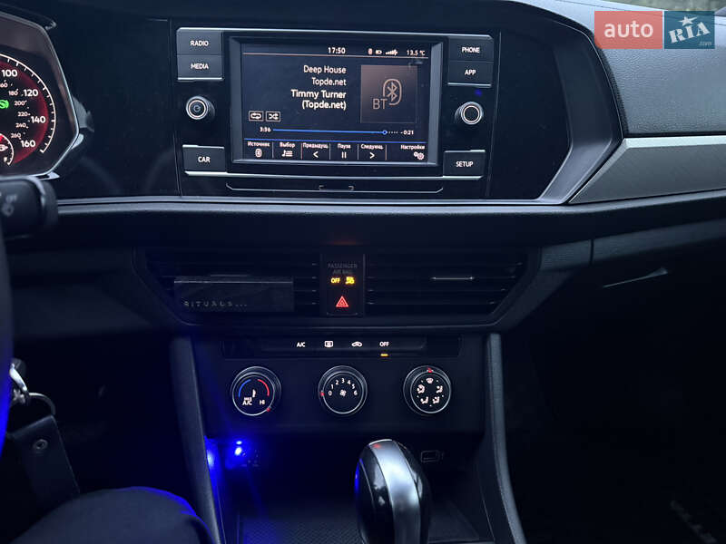 Седан Volkswagen Jetta 2019 в Запоріжжі