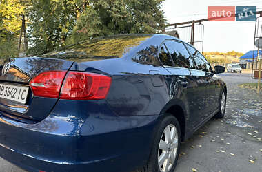 Седан Volkswagen Jetta 2013 в 