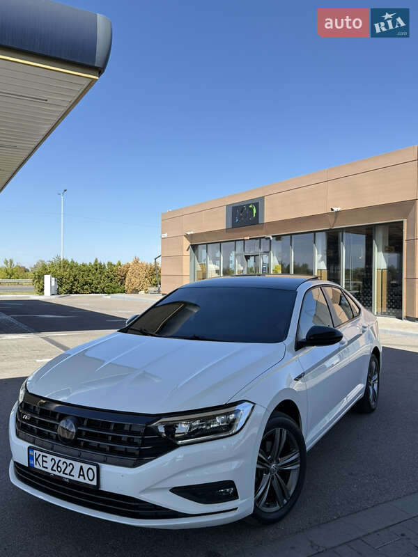 Седан Volkswagen Jetta 2019 в Днепре