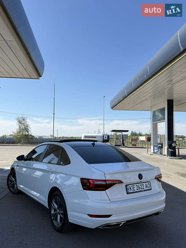 Седан Volkswagen Jetta 2019 в Днепре