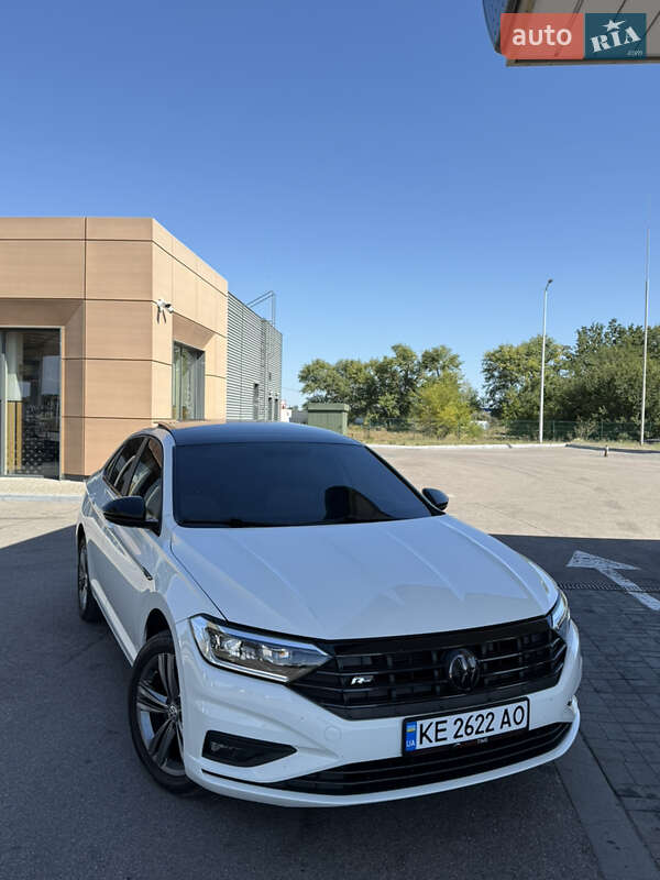 Седан Volkswagen Jetta 2019 в Днепре