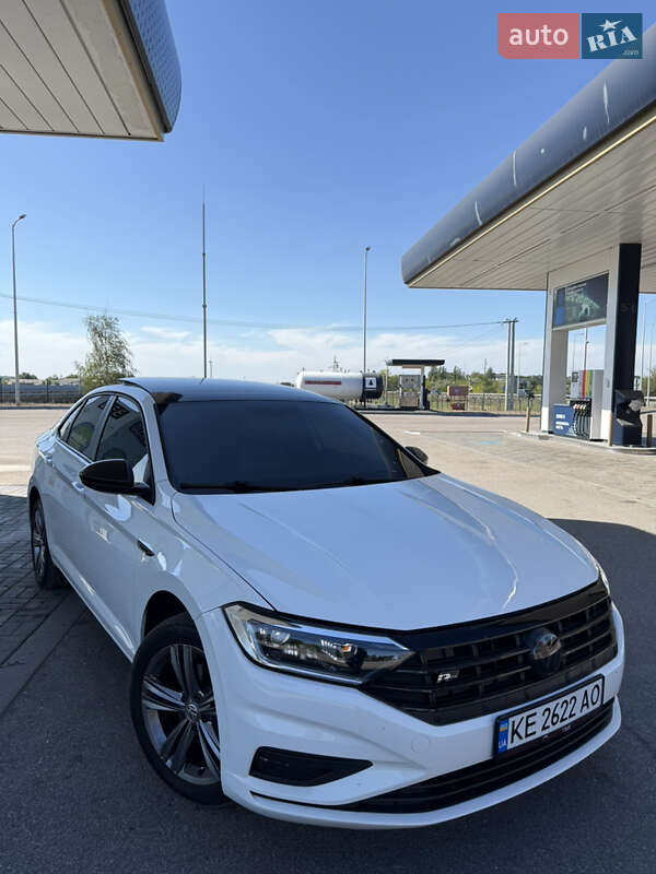 Седан Volkswagen Jetta 2019 в Днепре