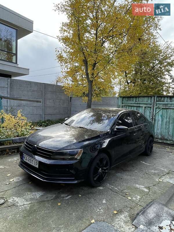 Седан Volkswagen Jetta 2015 в Киеве
