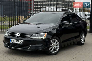 Седан Volkswagen Jetta 2012 в Києві