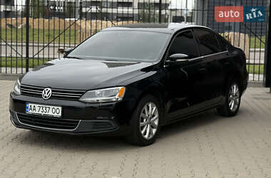 Седан Volkswagen Jetta 2012 в 