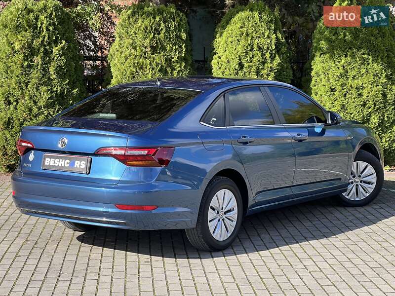 Седан Volkswagen Jetta 2018 в Львове