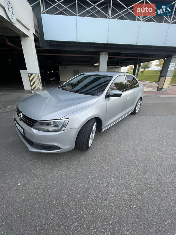 Седан Volkswagen Jetta 2013 в Киеве