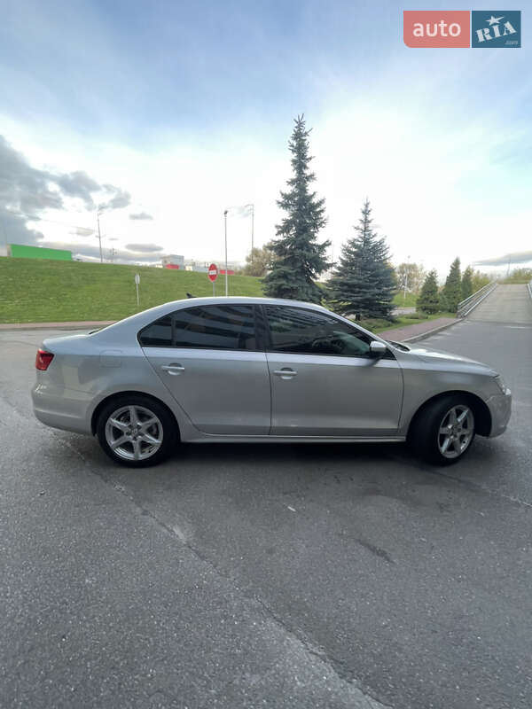 Седан Volkswagen Jetta 2013 в Киеве