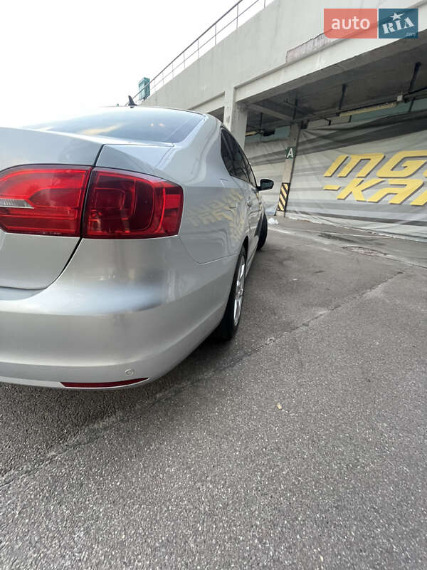 Седан Volkswagen Jetta 2013 в Киеве